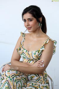 Raashi Khanna at Prati Roju Pandage Interview