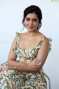 Raashi Khanna at Prati Roju Pandage Interview