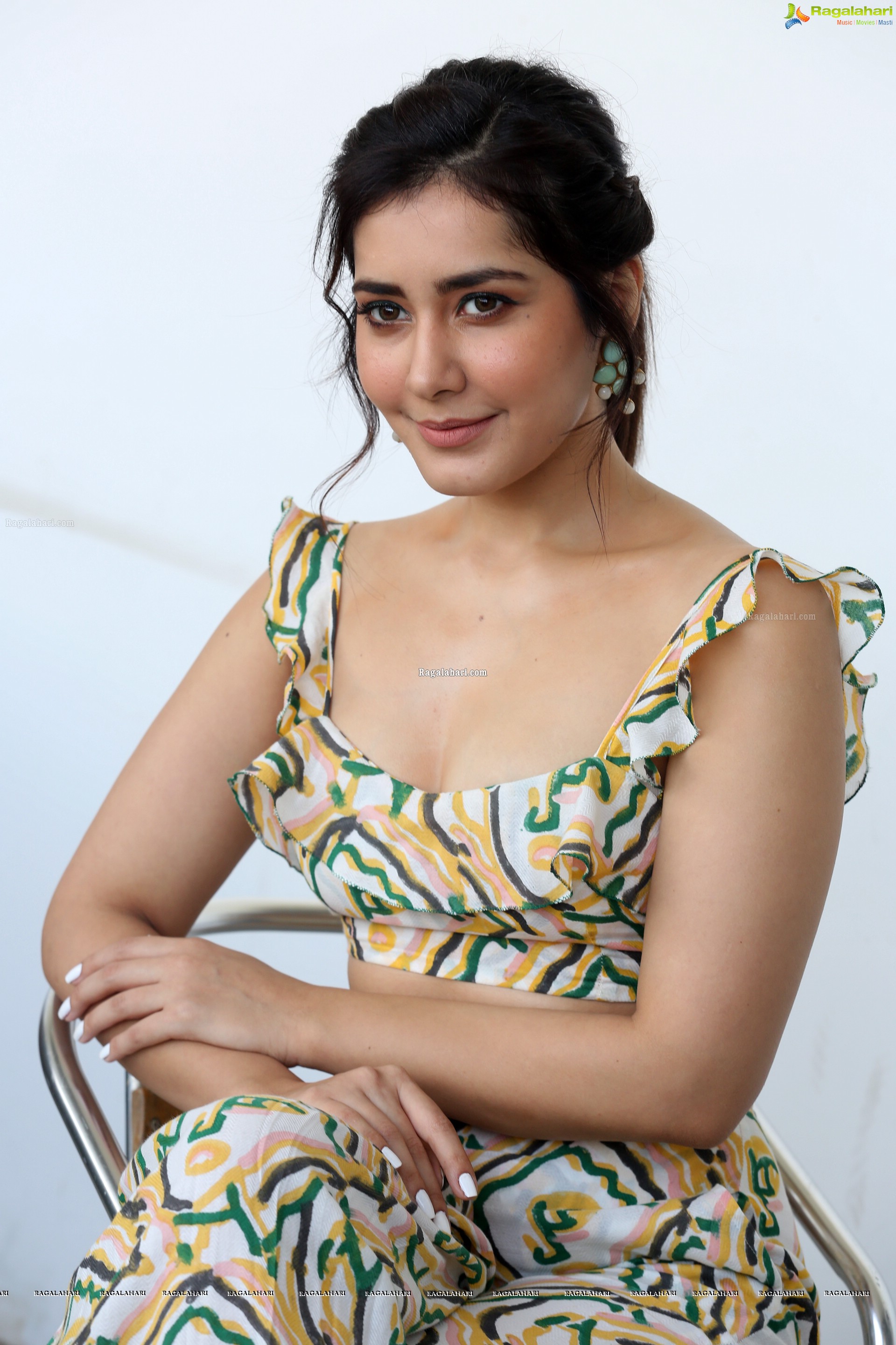 Raashi Khanna at Prati Roju Pandage Movie Interview - HD Gallery