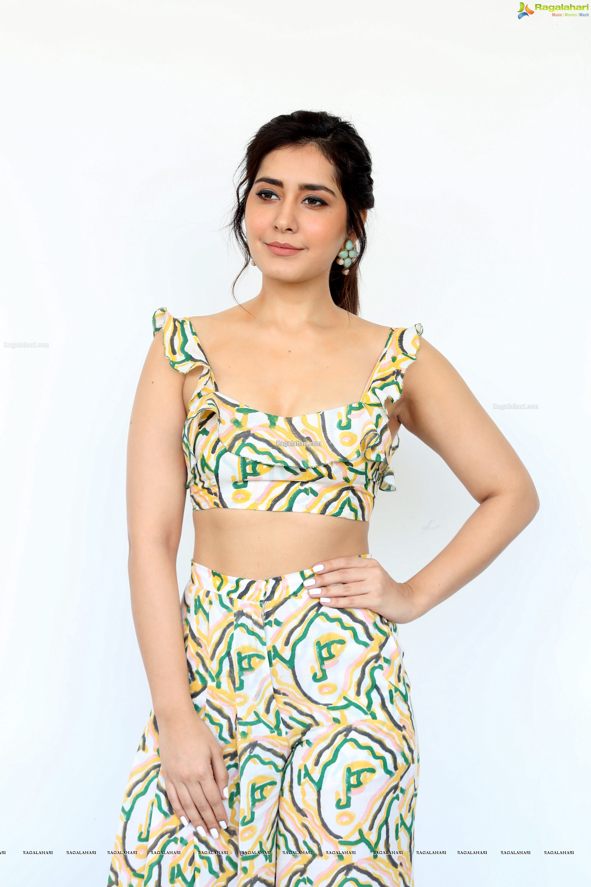 Raashi Khanna at Prati Roju Pandage Movie Interview - HD Gallery