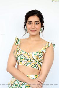 Raashi Khanna at Prati Roju Pandage Interview