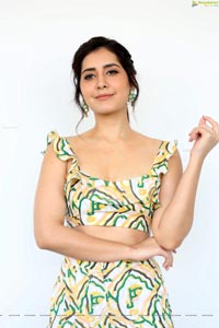 Raashi Khanna at Prati Roju Pandage Interview