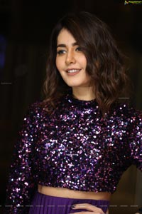 Raashi Khanna at Prati Roju Pandage Pre-Release