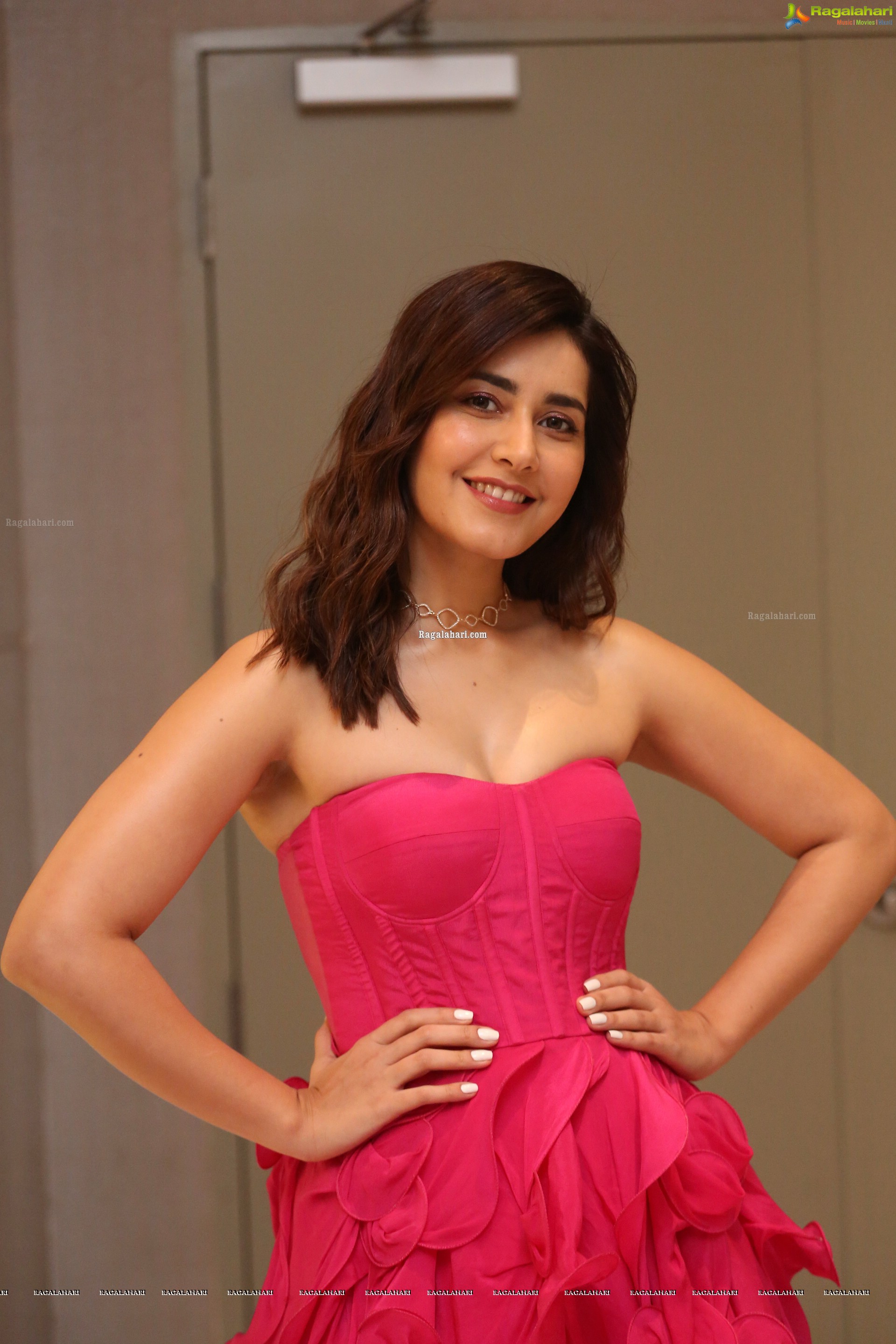 Raashi Khanna at Prati Roju Pandage Movie Pre-Release Event - HD Gallery