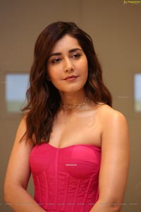 Raashi Khanna at Prati Roju Pandage Pre-Release Event