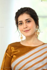 Raashi Khanna at Prati Roju Pandage Movie Thanks Meet