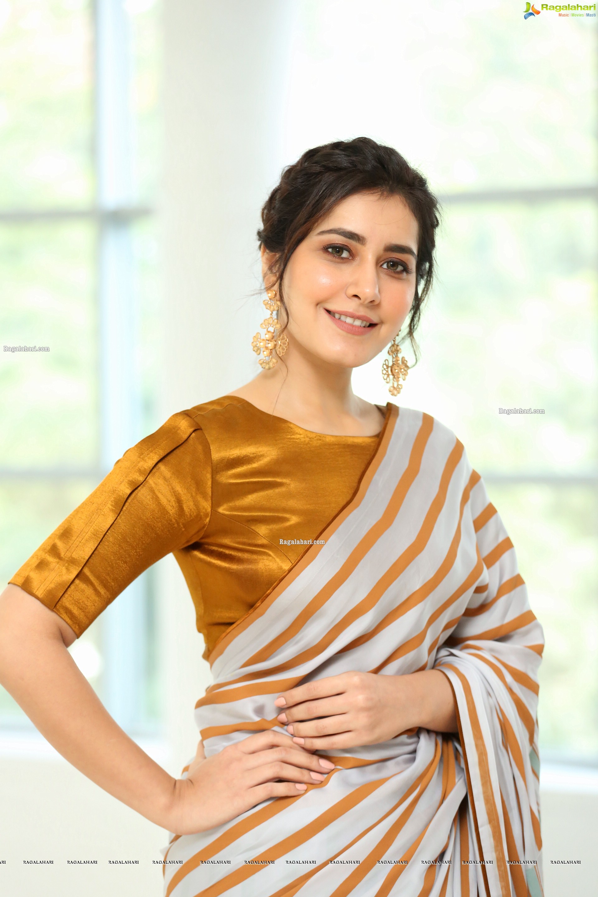 Raashi Khanna at Prati Roju Pandage Movie Thanks Meet - HD Gallery