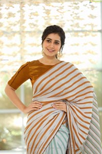 Raashi Khanna at Prati Roju Pandage Movie Thanks Meet