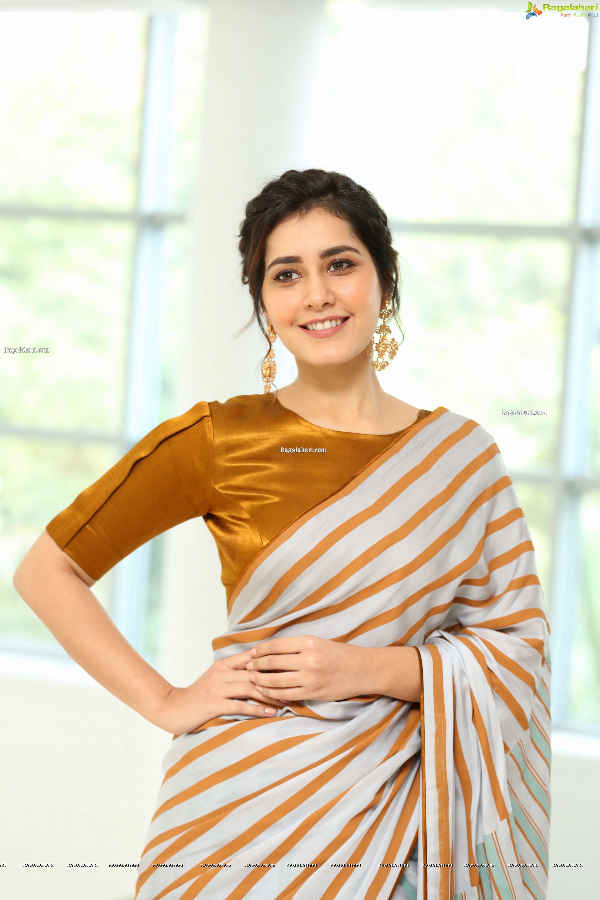 Raashi Khanna at Prati Roju Pandage Movie Thanks Meet - HD Gallery