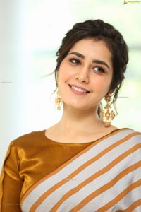 Raashi Khanna at Prati Roju Pandage Movie Thanks Meet