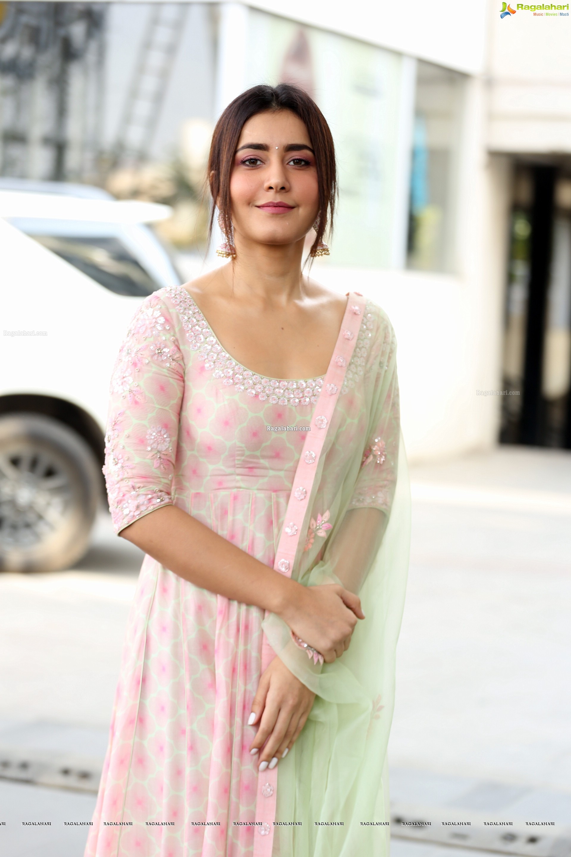 Raashi Khanna at Venky Mama Movie Thanks Meet - HD Gallery