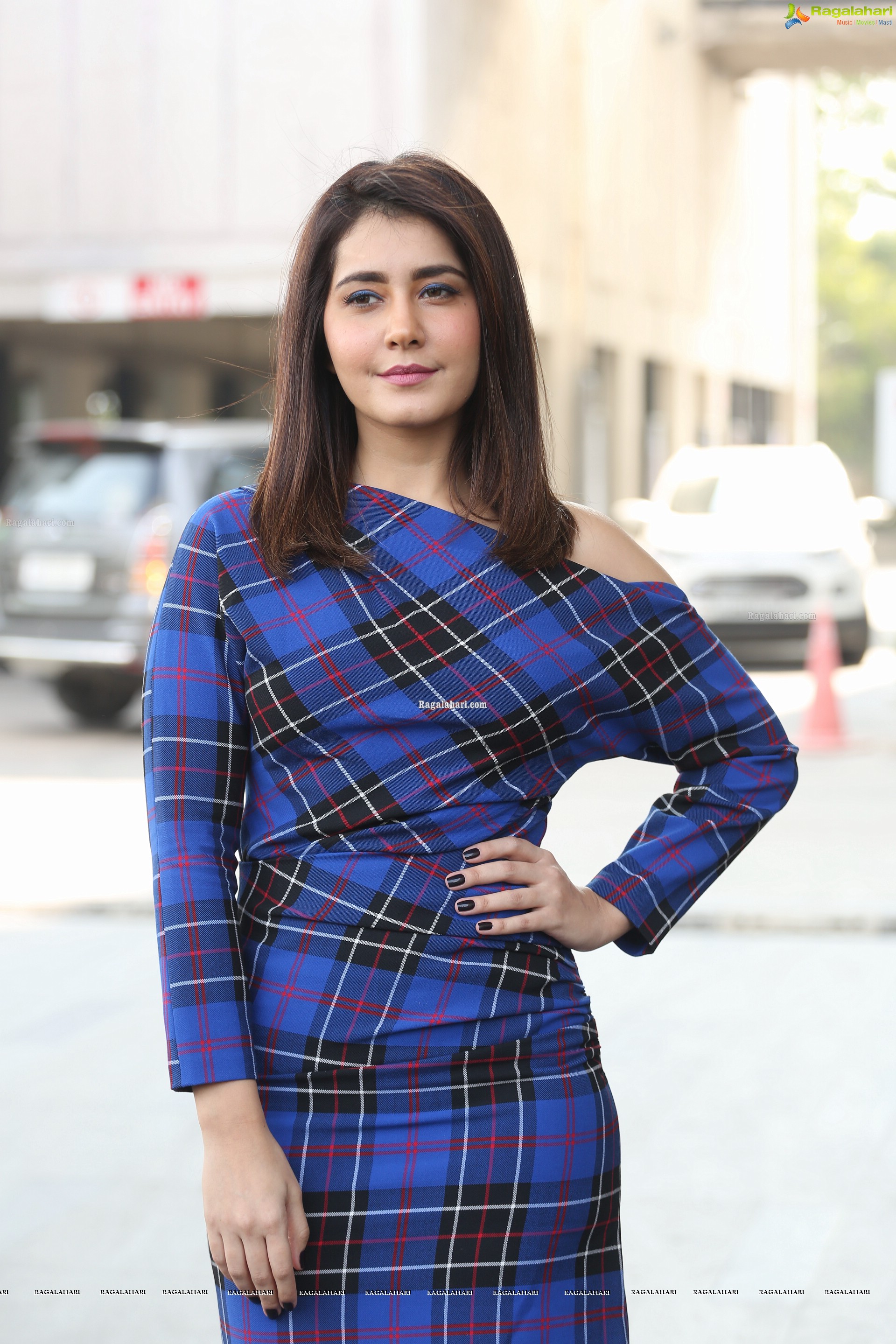 Raashi Khanna at Venky Mama Press Meet - HD Gallery