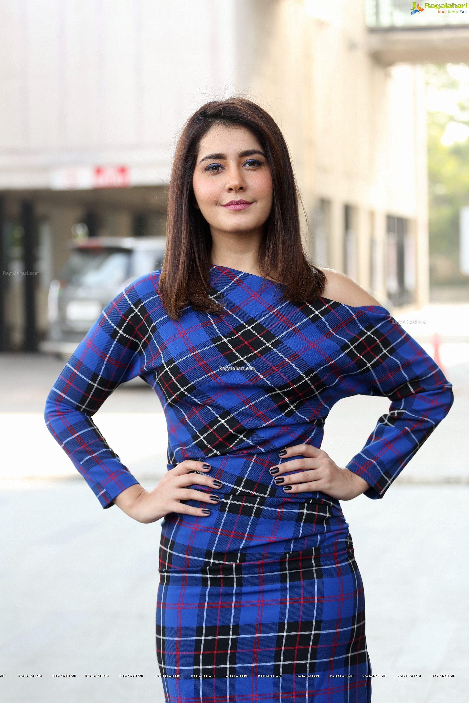 Raashi Khanna at Venky Mama Press Meet - HD Gallery