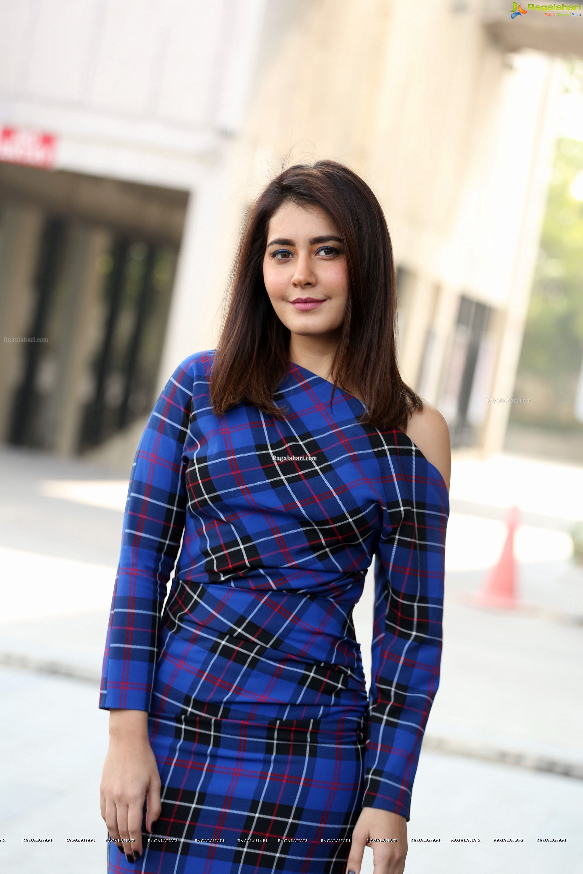 Raashi Khanna at Venky Mama Press Meet - HD Gallery