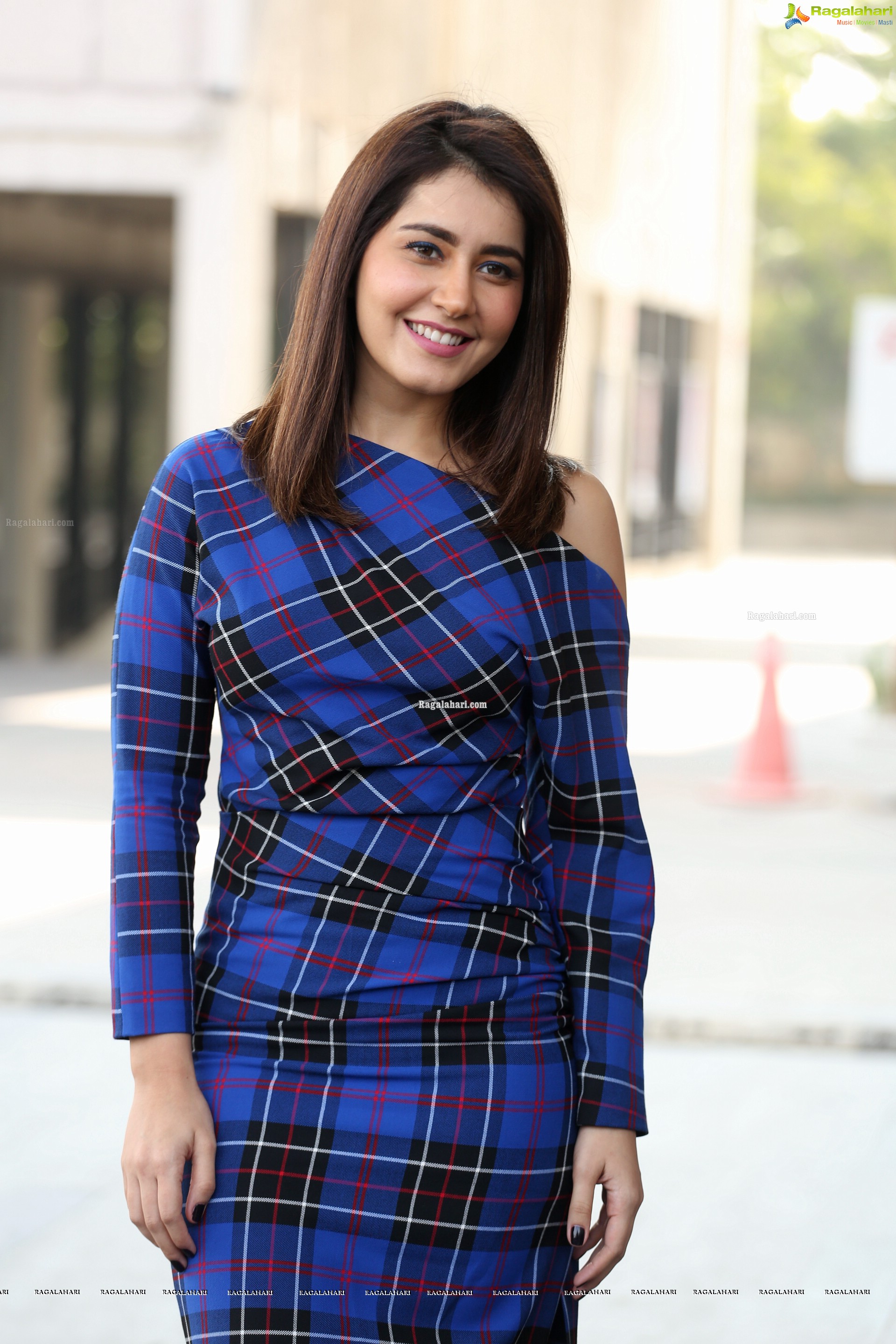 Raashi Khanna at Venky Mama Press Meet - HD Gallery