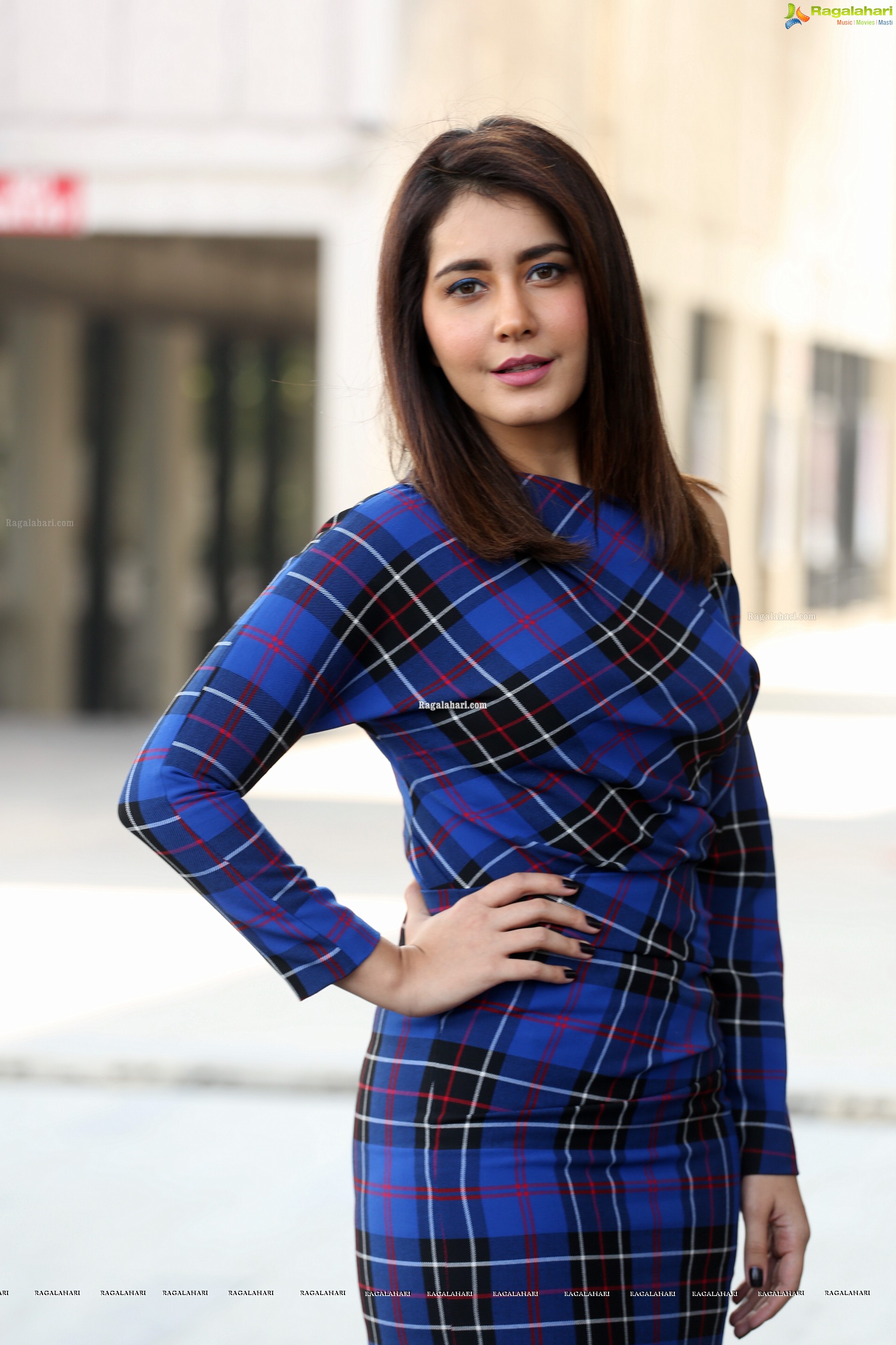 Raashi Khanna at Venky Mama Press Meet - HD Gallery