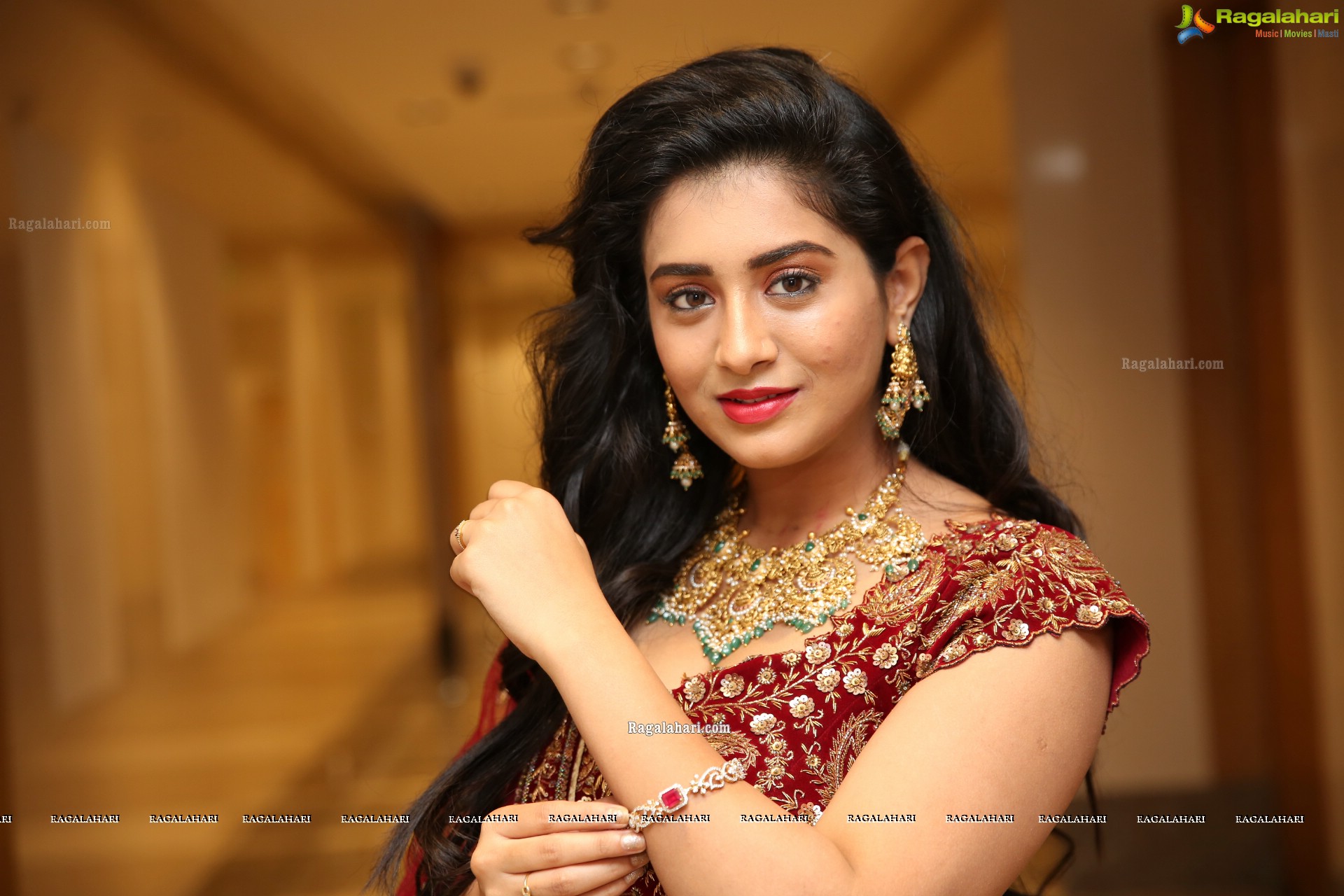 Rashi Singh UE The Jewellery Expo Curtain Raiser & Fashion Show - HD Gallery