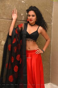 Riya at Prathi Roju Pandage Pre-Release Event