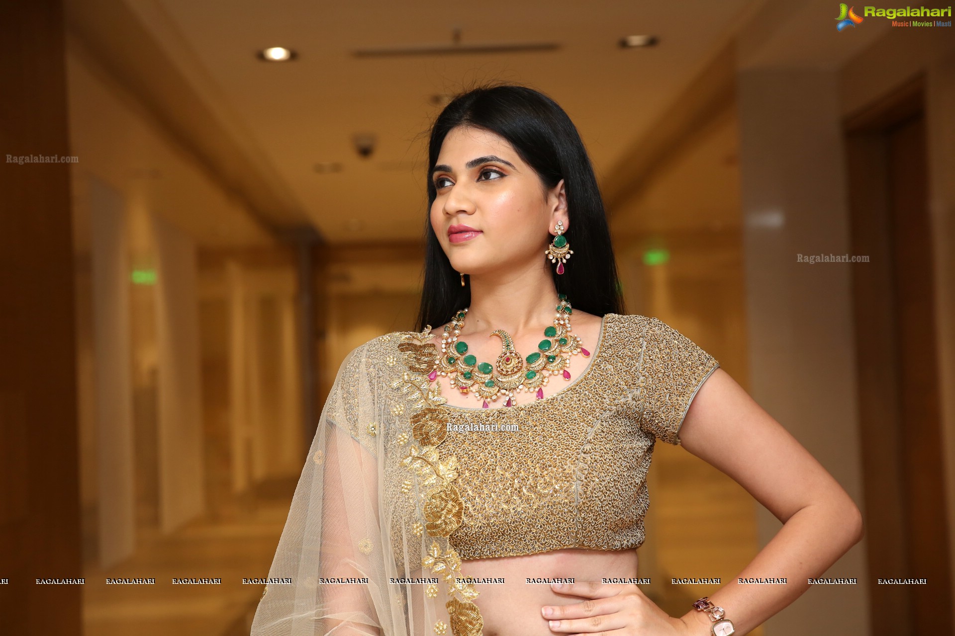 Sandhya Thota at UE The Jewellery Expo 66th Edition Curtain Raiser & Fashion Show - HD Gallery