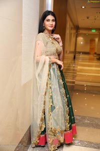 Sandhya Thota at UE The Jewellery Expo Fashion Show