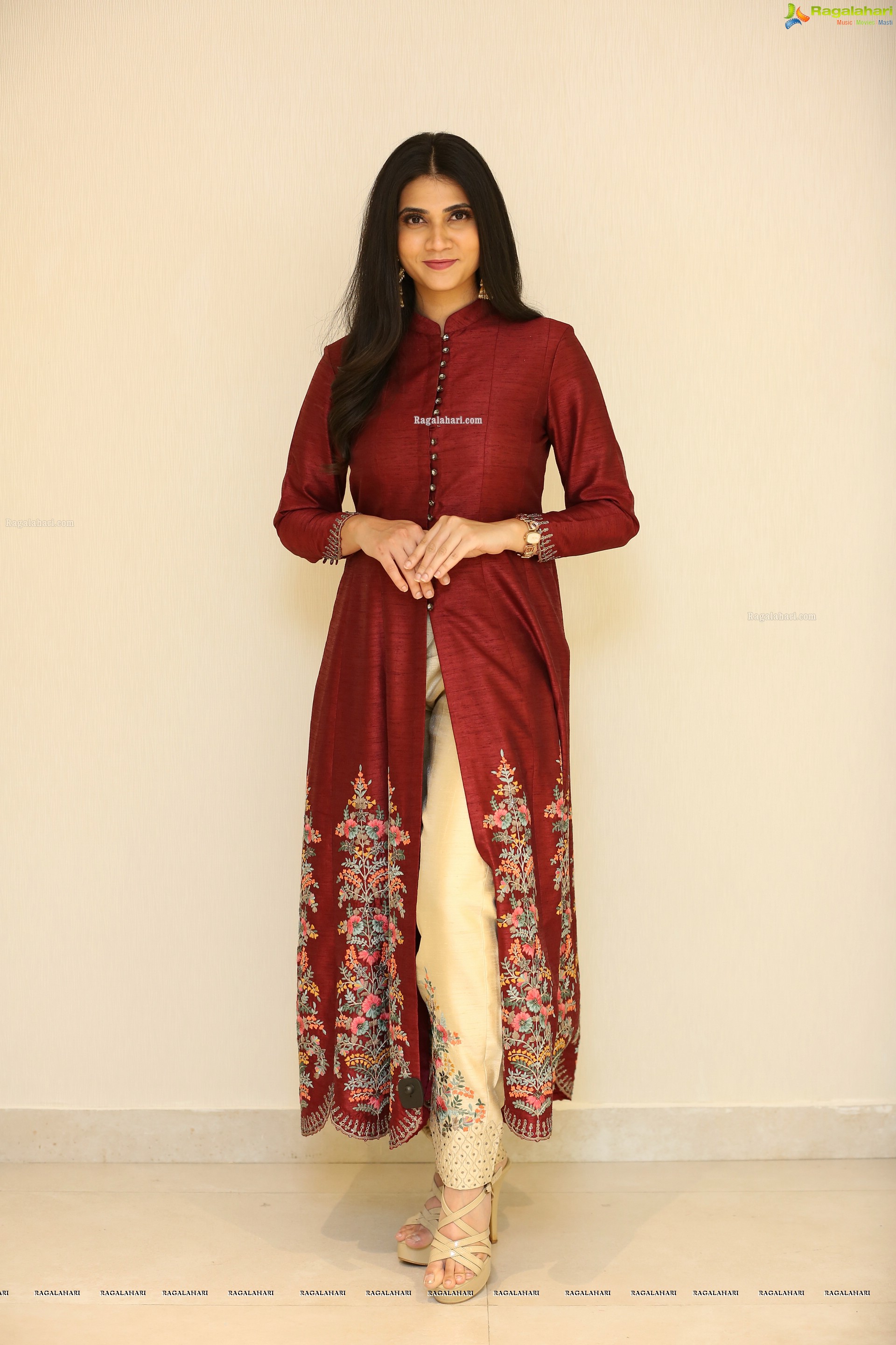 Sandhya Thota at Atelier Fashion Showcase at Sarath City Mall - HD Gallery