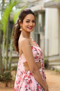 Shanvi Srivastava at Athade Srimannarayana Press Meet