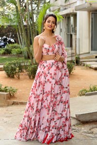 Shanvi Srivastava at Athade Srimannarayana Press Meet