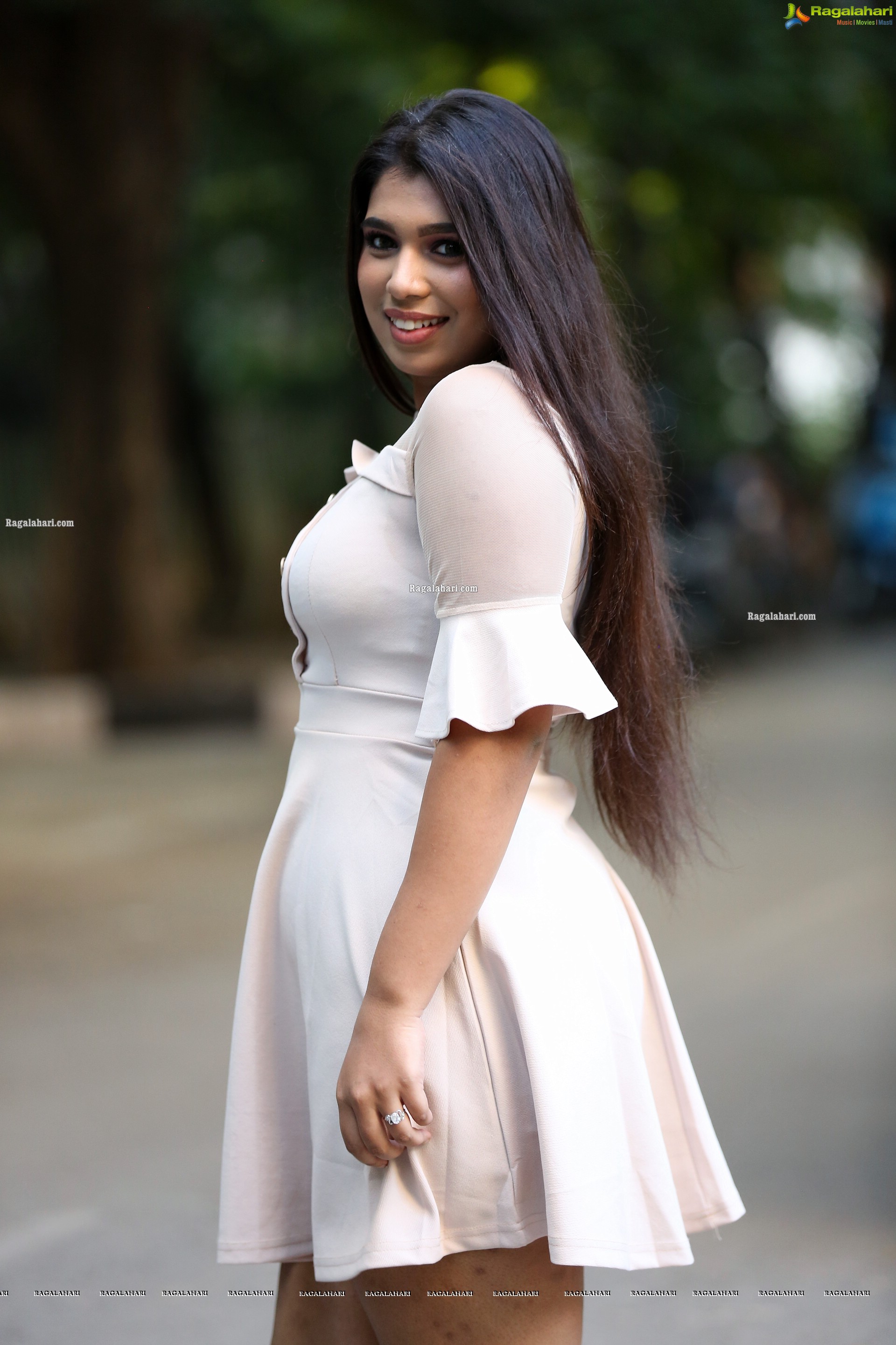 Sharon Sugatekar Posing in The City Street - HD Gallery