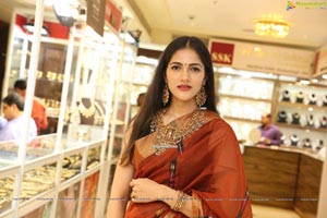 Simran Choudhary at UE The Jewellery Expo