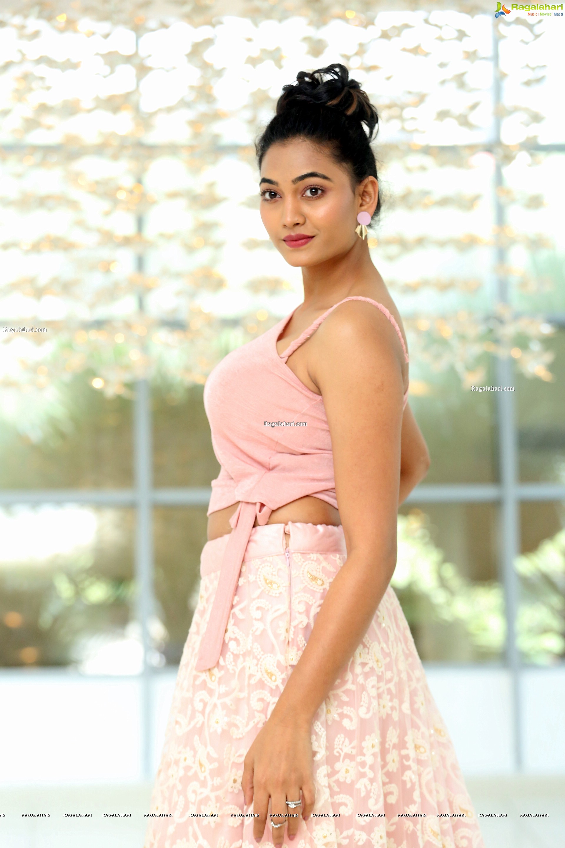 Spandana Palli at Entha Manchivadavura Press Meet - HD Gallery