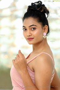 Spandana Palli at Entha Manchivadavura Press Meet