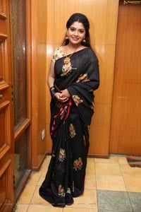 TV Actress Sravanthi