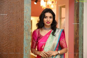 Sushma Veduruvada at Sirisha Reddy Silk Saree Showroom