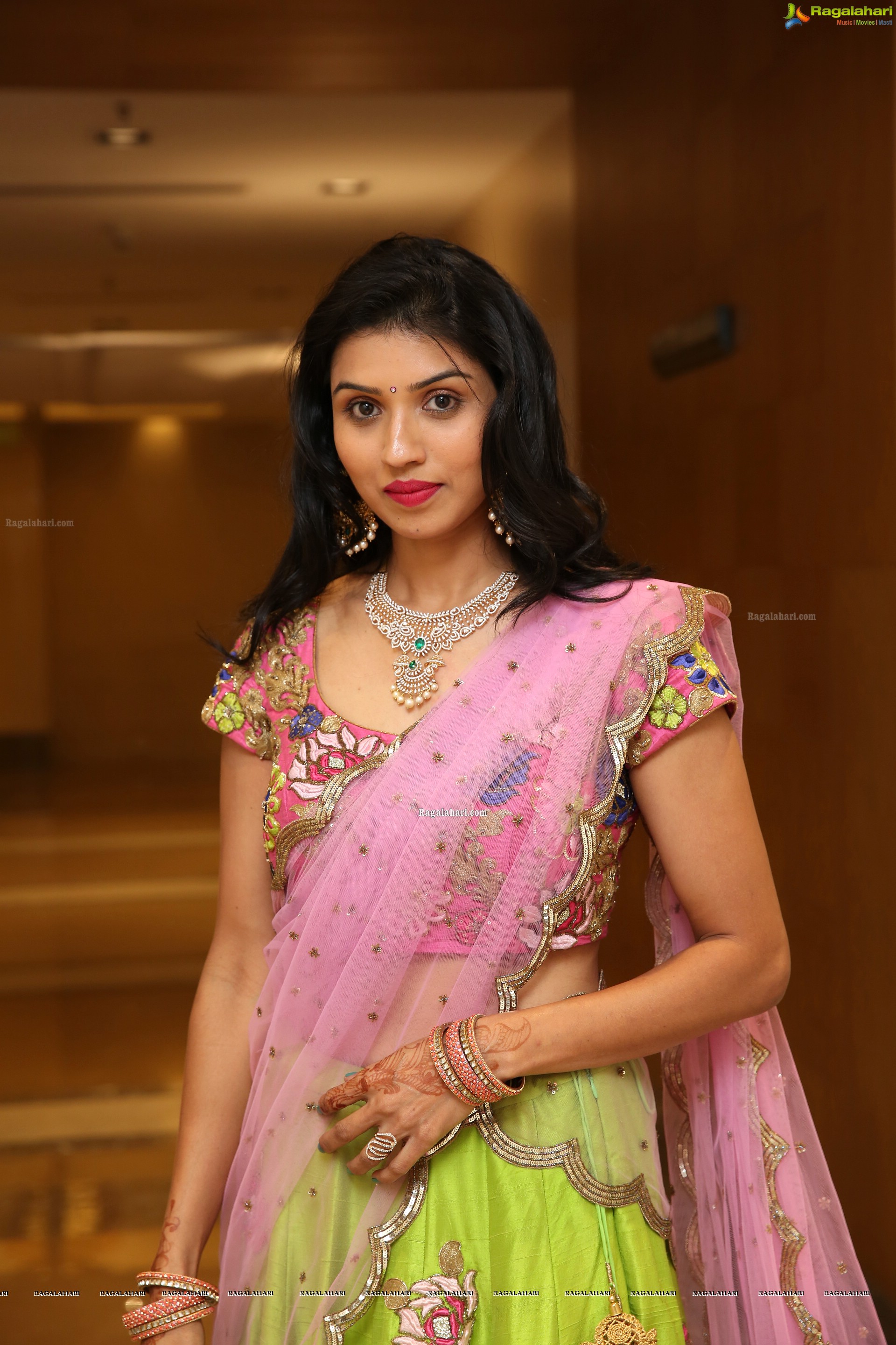 Sushma Veduruvada at UE The Jewellery Expo 66th Edition Curtain Raiser & Fashion Show - HD Gallery