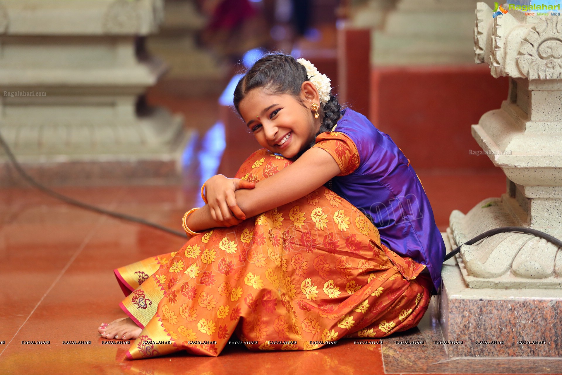 Vasavi (TV Child Artist) at Bangaru Panjaram TV Serial Sets