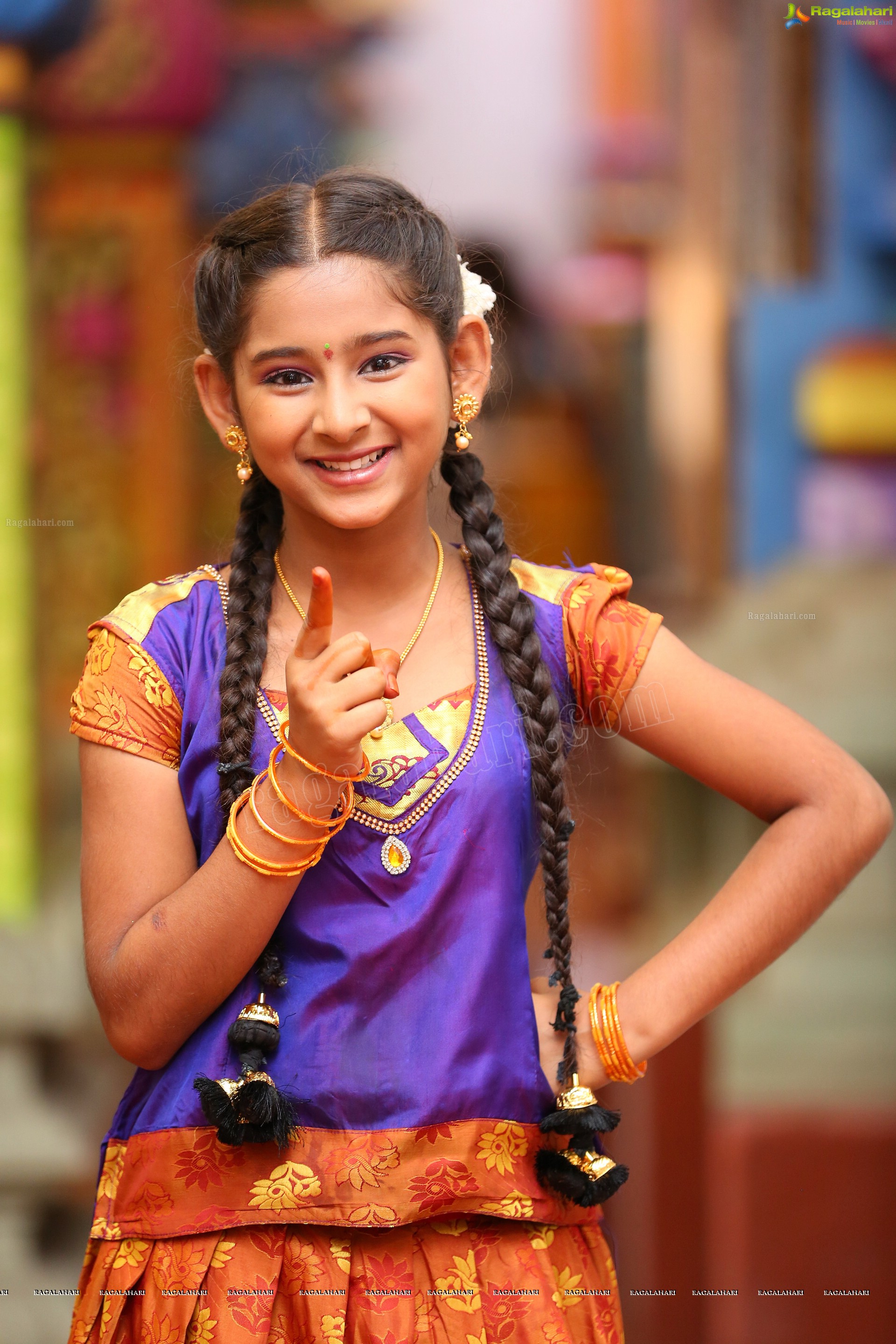 Vasavi (TV Child Artist) at Bangaru Panjaram TV Serial Sets