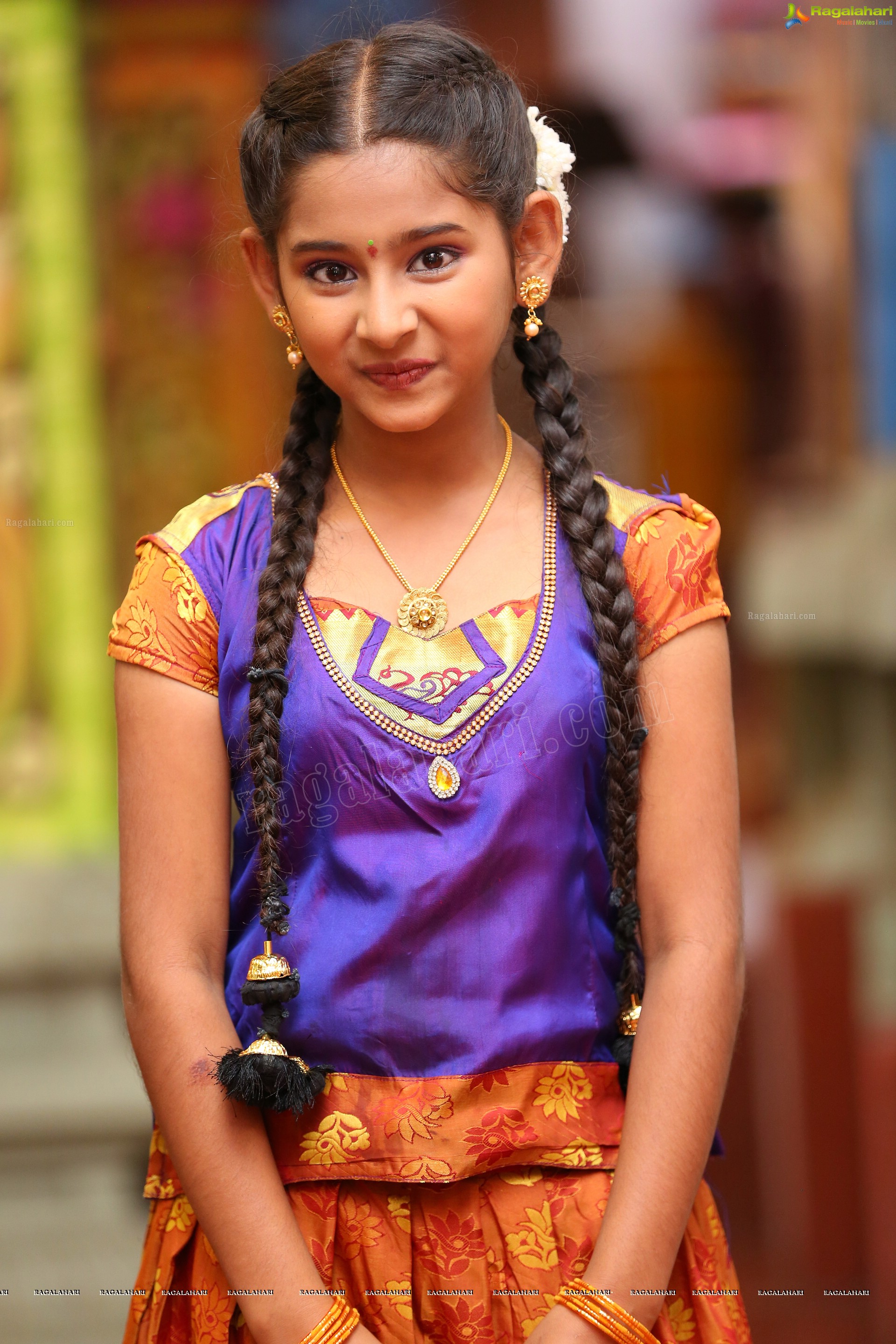 Vasavi (TV Child Artist) at Bangaru Panjaram TV Serial Sets