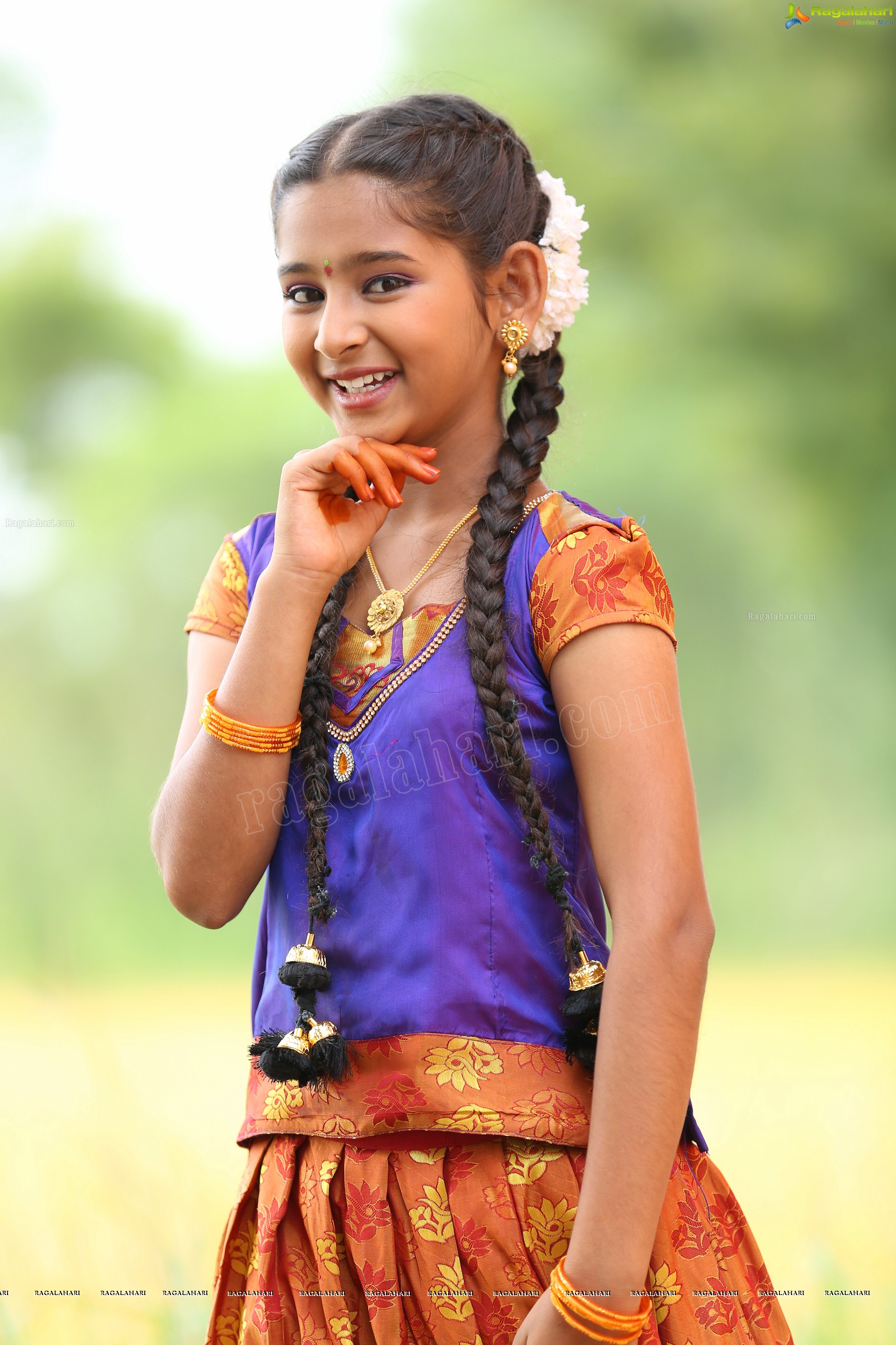 Vasavi (TV Child Artist) at Bangaru Panjaram TV Serial Sets