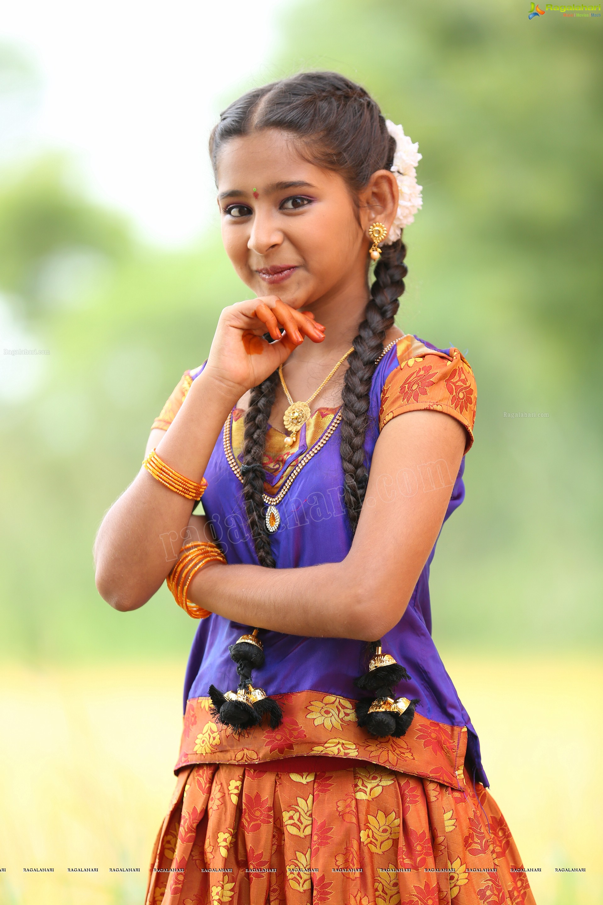 Vasavi (TV Child Artist) at Bangaru Panjaram TV Serial Sets