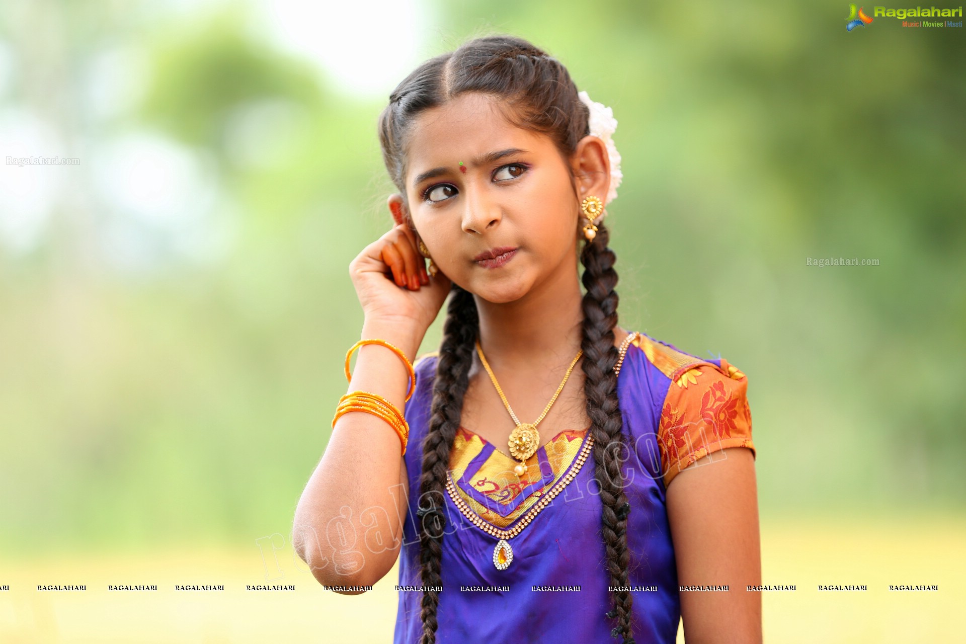 Vasavi (TV Child Artist) at Bangaru Panjaram TV Serial Sets