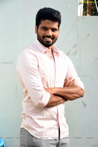 Sri Simha at Mathu Vadalara Interview