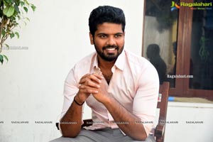 Sri Simha at Mathu Vadalara Interview