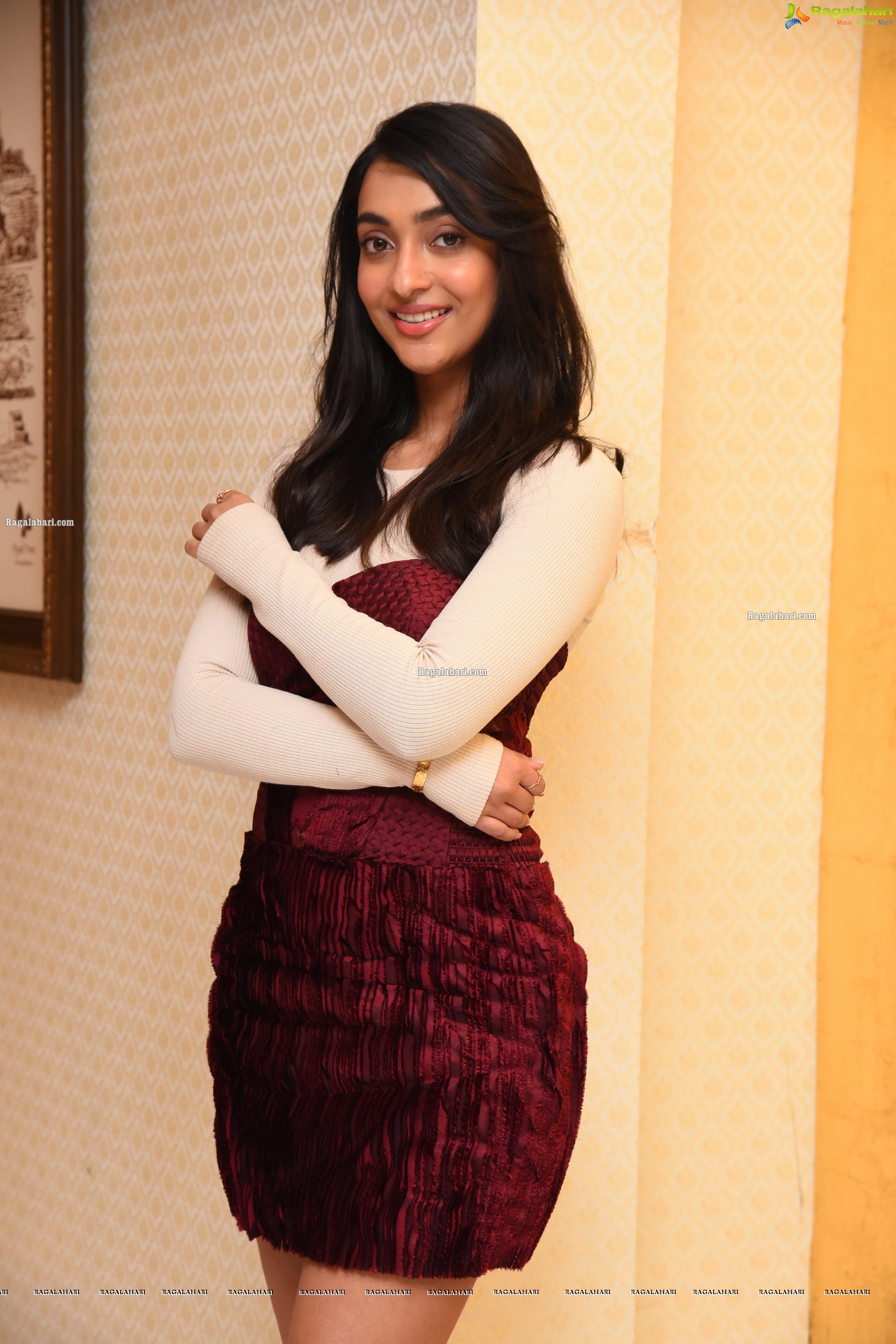 Amrin Qureshi Interview Stills at Daspalla Hotel, HD Gallery
