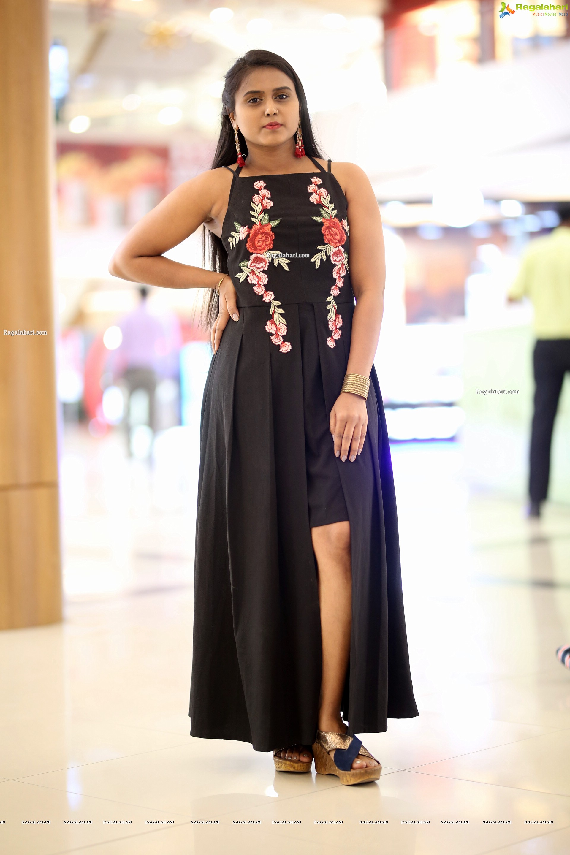 Anchor Priyanka in Black Thigh-High Slit Dress, HD Gallery
