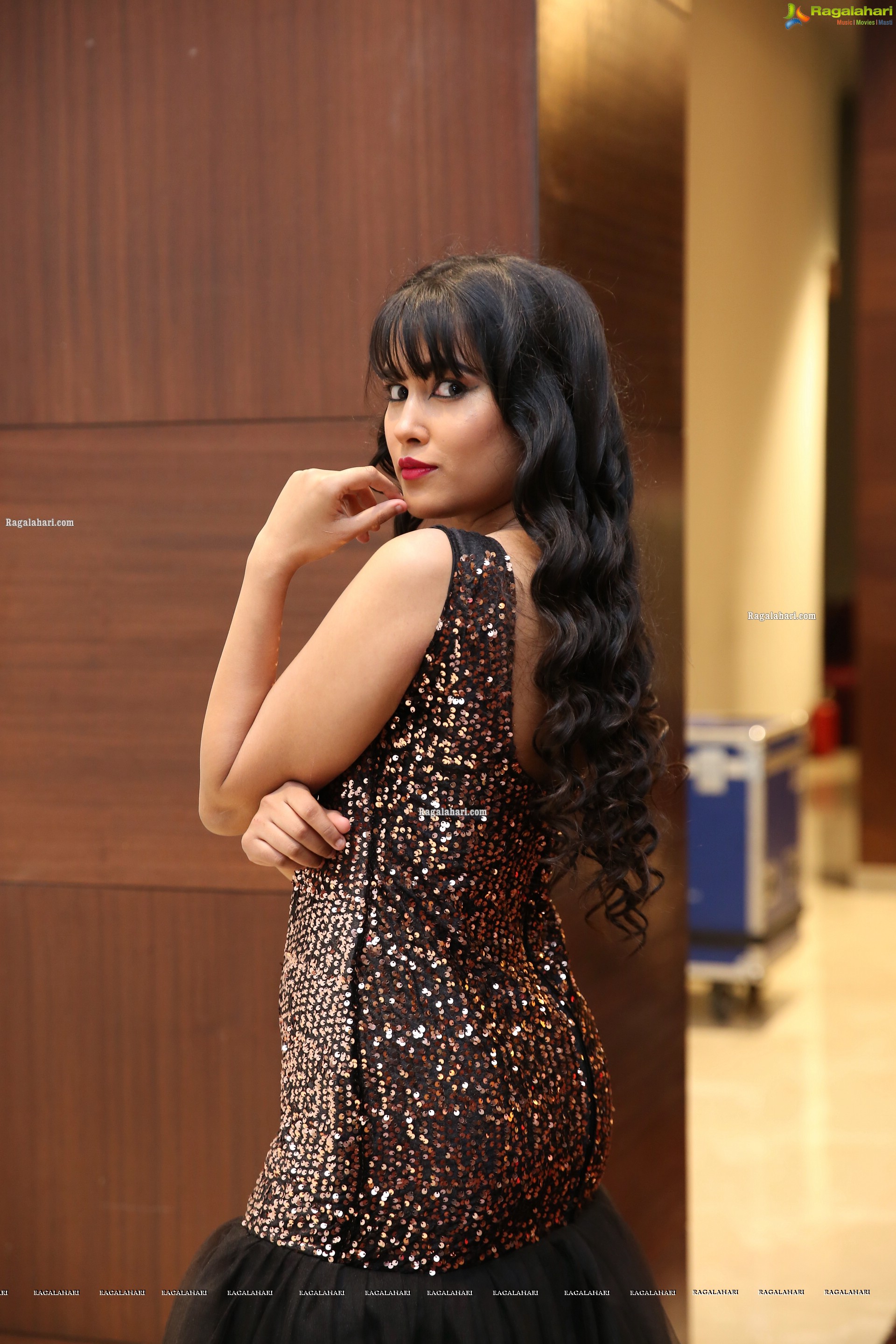 Ankita Dey at Me Women Fashion Show, HD Photo Gallery