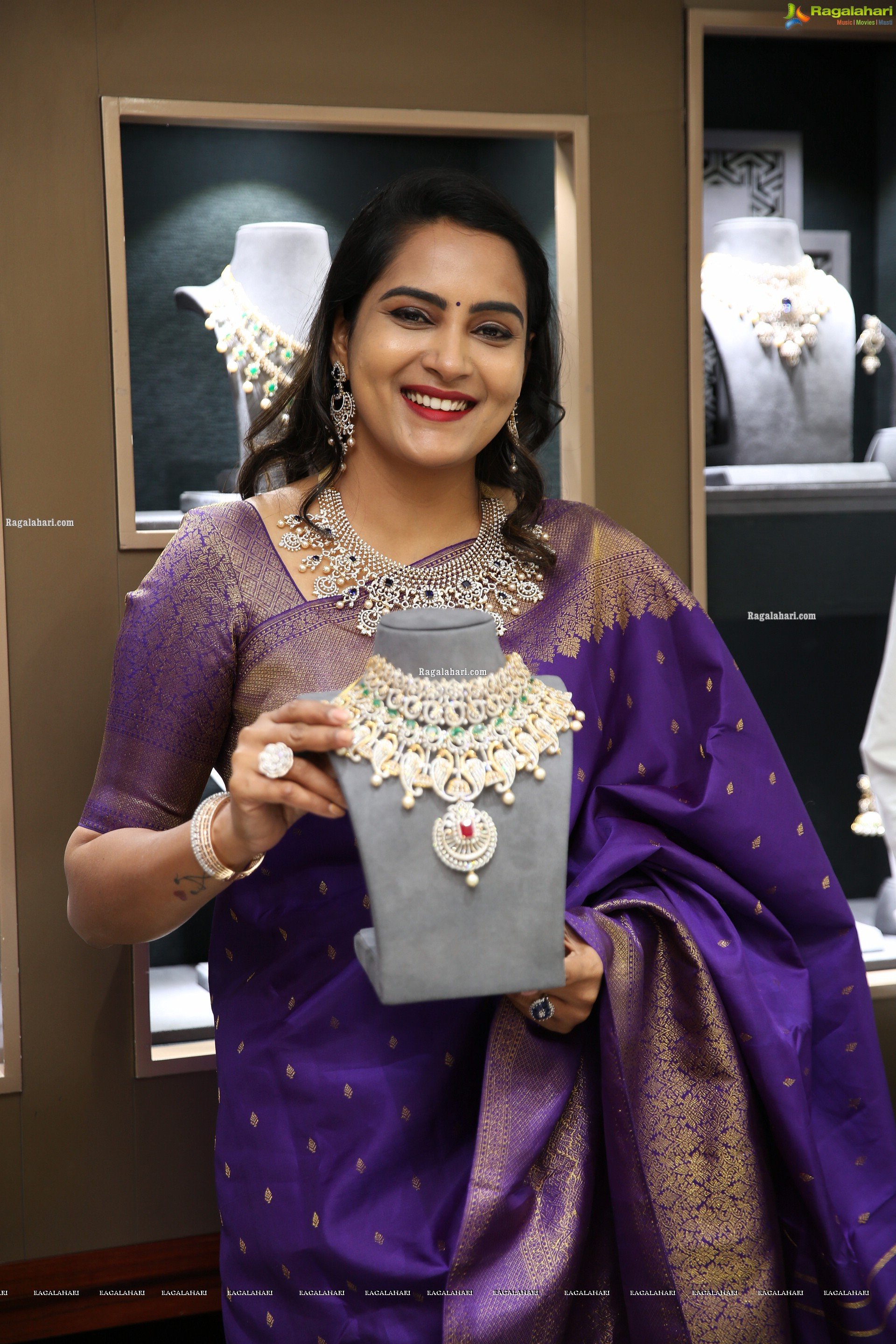 Himaja at Malabar Gold & Diamonds Artistry Jewellery Showcase, HD Gallery