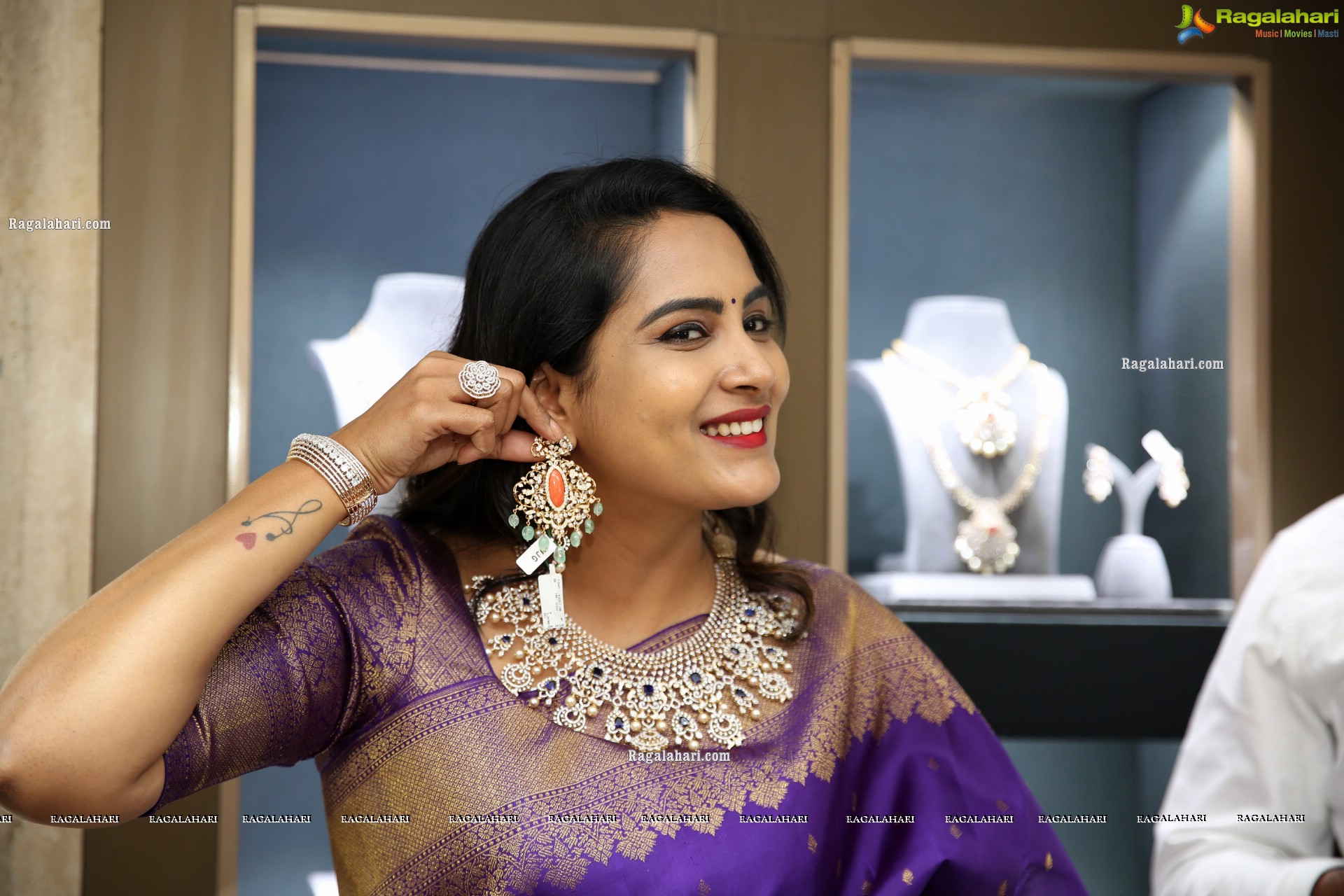Himaja at Malabar Gold & Diamonds Artistry Jewellery Showcase, HD Gallery