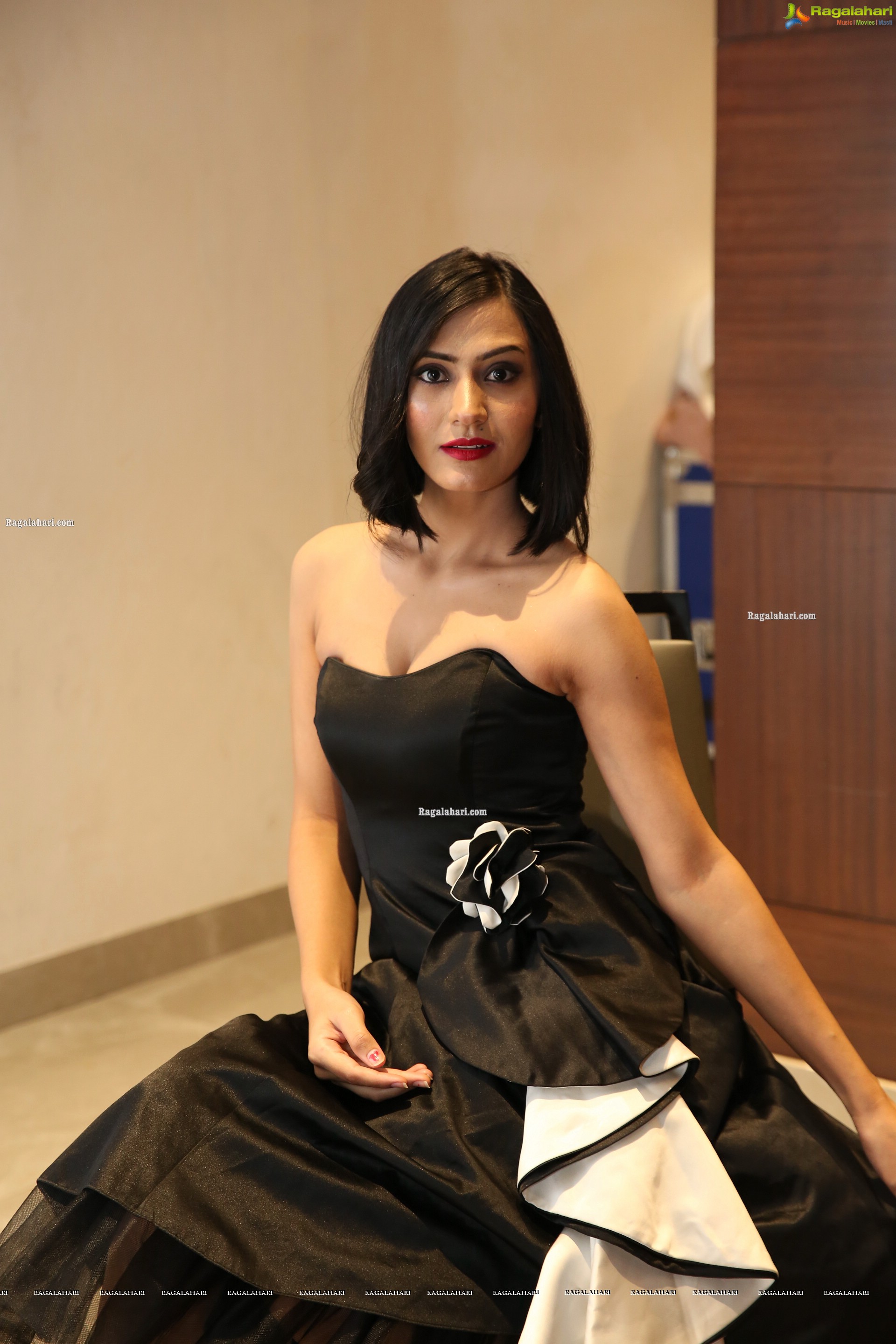 Mamta Choudhary at Me Women Fashion Show, HD Photo Gallery