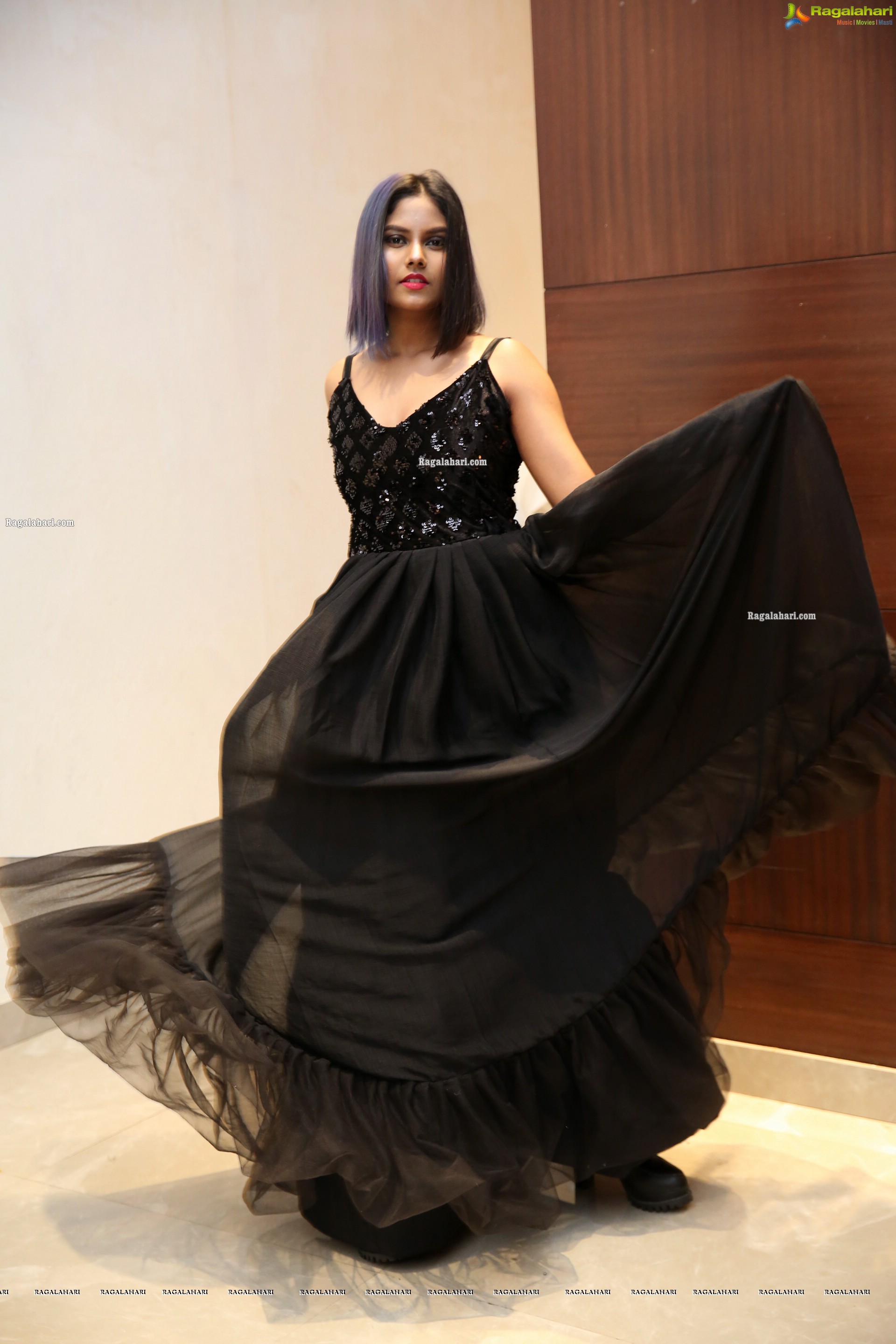 Namratha at Me Women Fashion Show, HD Photo Gallery