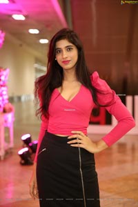 Naziya Khan at Hi-Life Fashion Exhibition